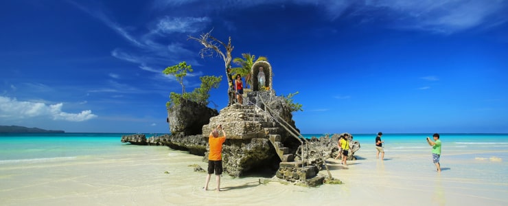 Best time to visit Willy’s Rock Boracay